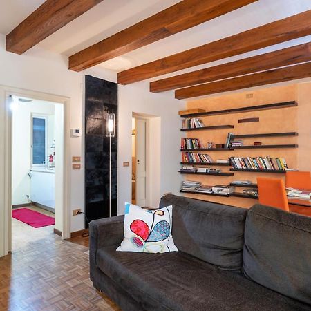 Piazza Napoleone Lovely Central Apartment Лука Екстериор снимка