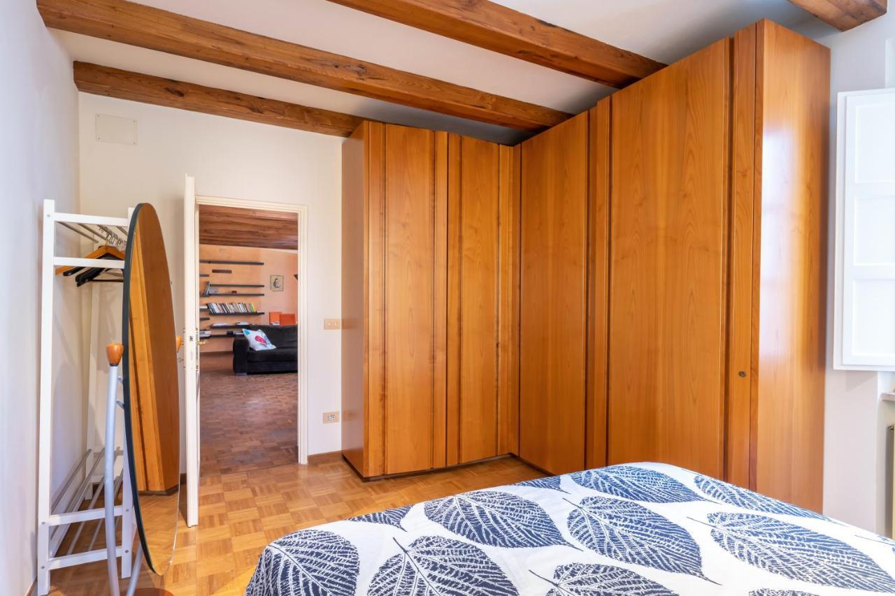 Piazza Napoleone Lovely Central Apartment Лука Екстериор снимка