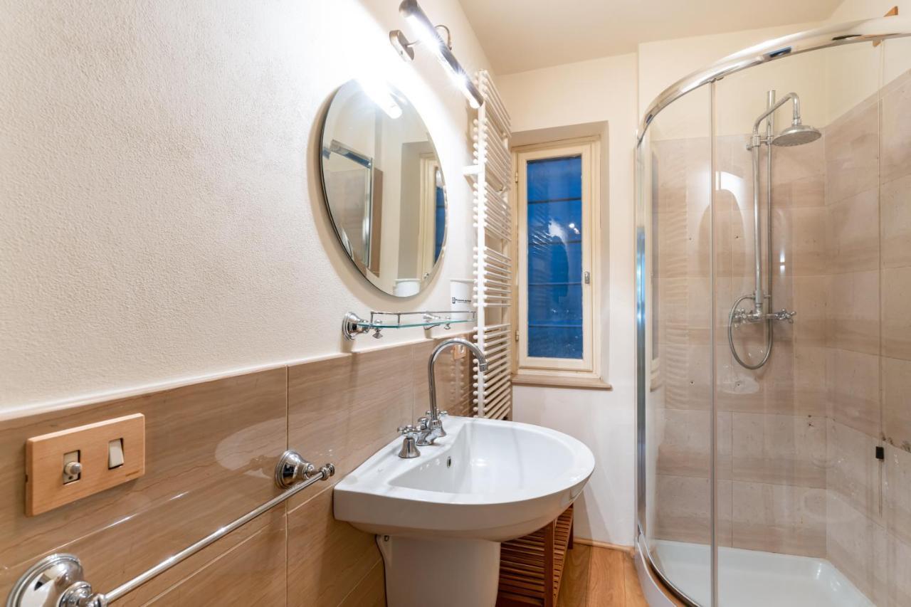Piazza Napoleone Lovely Central Apartment Лука Екстериор снимка