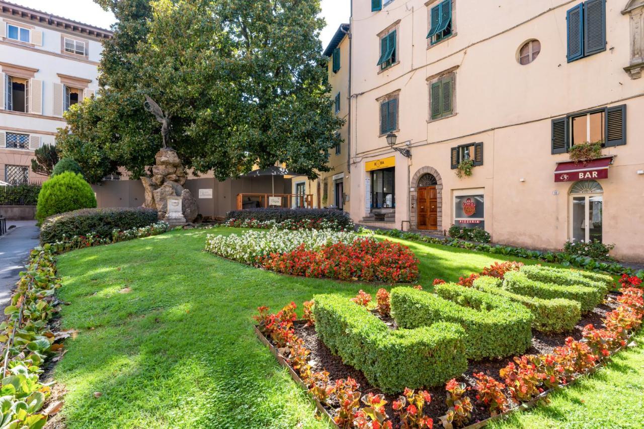 Piazza Napoleone Lovely Central Apartment Лука Екстериор снимка