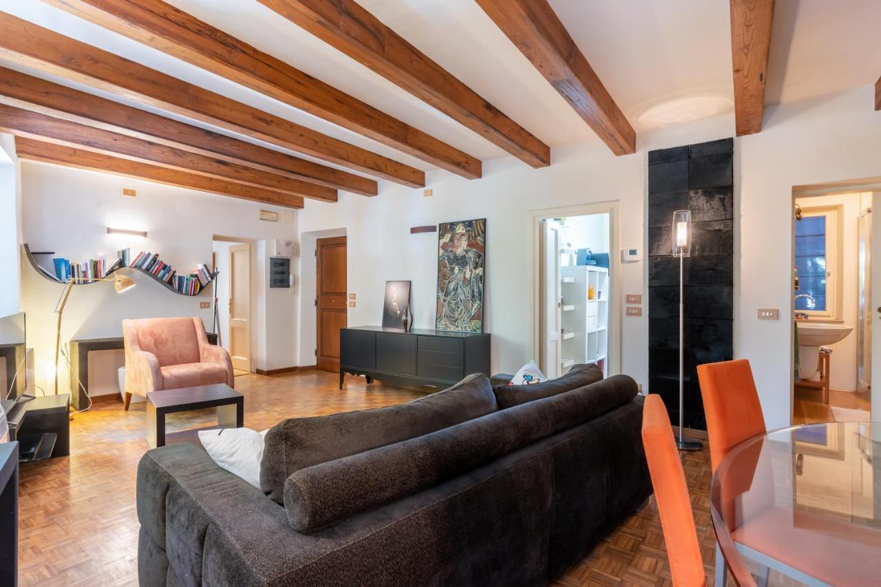 Piazza Napoleone Lovely Central Apartment Лука Екстериор снимка